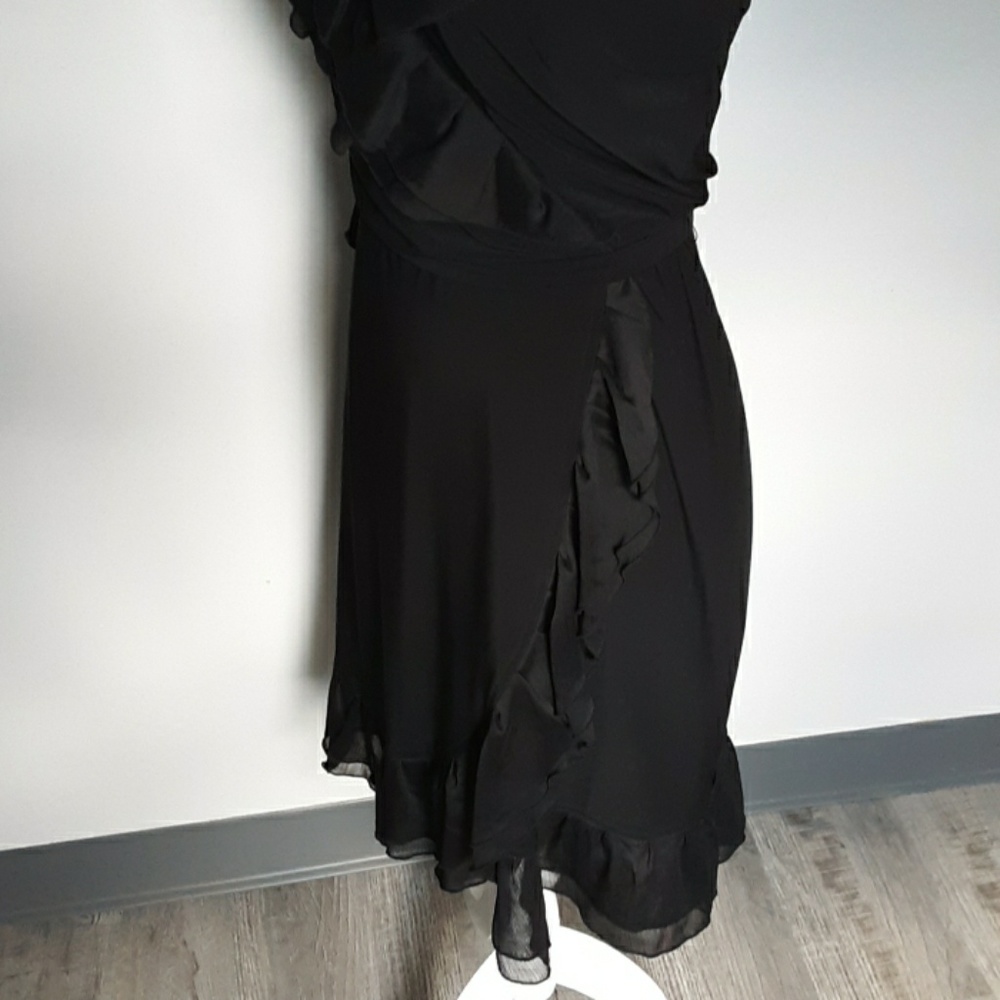 Dress - Picture 5 of 8